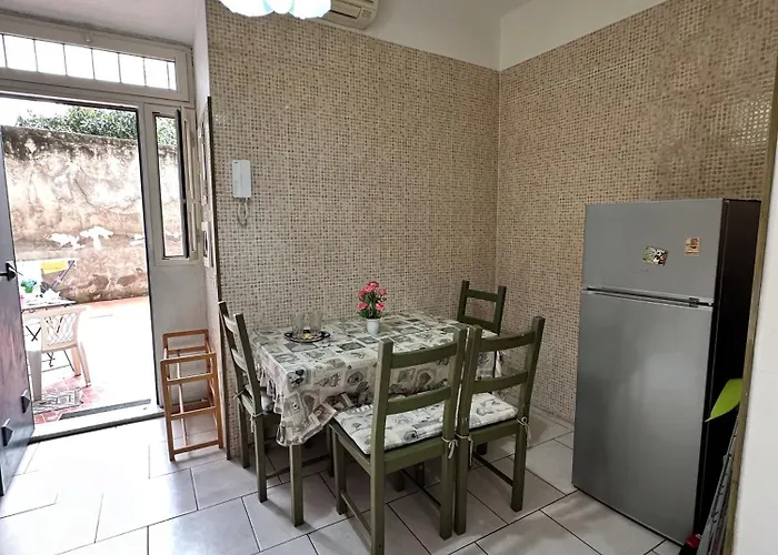 Casa Friends' House Daire Napoli