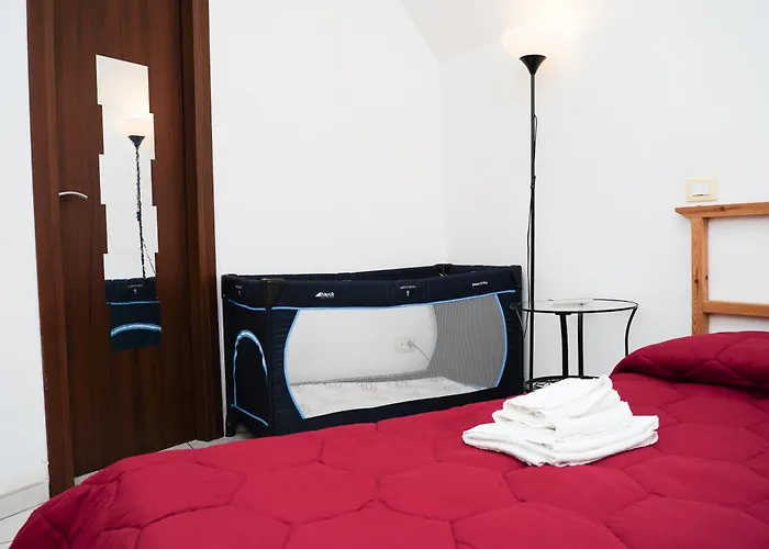 Casa Friends' House Daire Napoli